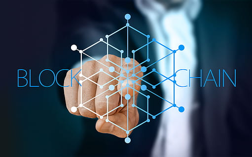 la personne, montrer du doigt, logo de la chaîne de blocs, chaîne de bloc, Les données, record, doigt, toucher, des blocs, cryptographiquement, chaîne, connecté, lien, La technologie, bloc, l'Internet, image, isolé, sûr, sauvegardé, concept, application, présentation, conceptuel, santé et médecine, la communication, partie du corps humain, intelligence, science, prise de vue en studio, cerveau humain, à l'intérieur, Solution, la créativité, éducation, signe, personnes, se concentrer sur le premier plan, représentation humaine, affaires, recherche, 4K, CC0, domaine public, libre de droits
