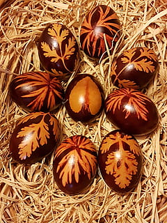 Ostern, Ostereier, Kunst und Handwerk, Frühling, Lebensmittel, Essen und Trinken, Stillleben, keine Leute, drinnen, Nahansicht, High Angle View, Muster, gesundes Essen, braun, Dekoration, Wohlbefinden, Design, Feier, Frische, Obst, direkt darüber, trocken, Natur, 4K, CC0, gemeinfrei, lizenzfrei