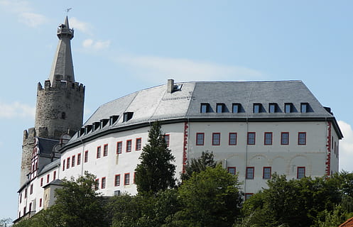 Osterburg, Weida, Turingia orientale, esterno dell'edificio, architettura, struttura costruita, cielo, costruzione, natura, il passato, Inquadratura dal basso, storia, nessuno, pianta, albero, giorno, Torre, cielo sereno, destinazioni di viaggio, all'aperto, finestra, città, luce del sole, guglia, 4K, CC0, dominio pubblico, privo di copyright