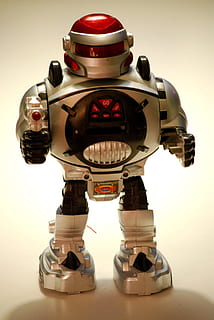 copil mic, gri, negru, robot, jucărie, Android, ştiinţă, futurist, sci-fi, spaţiu, tehnologie, studio shot, în interior, nici o persoana, fundal alb, natură moartă, roșu, a închide, metal, reprezentare umană, masa, elimina, reprezentare, fundal colorat, 1080P, CC0, domeniu public, fără drepturi de autor