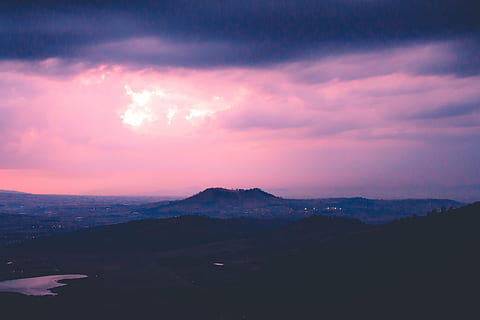 foto, awan nimbus, matahari terbenam, melihat, pemandangan, dataran tinggi, puncak, orang-orang, pria, sendirian, bayangan hitam, langit, gunung, alam, di luar rumah, senja, scenics - alam, awan - langit, keindahan di alam, pegunungan, ketenangan, lingkungan Hidup, adegan yang tenang, tidak ada orang, langit yang dramatis, idilis, megah, adegan non-urban, perasaan kagum, langit romantis, 4K