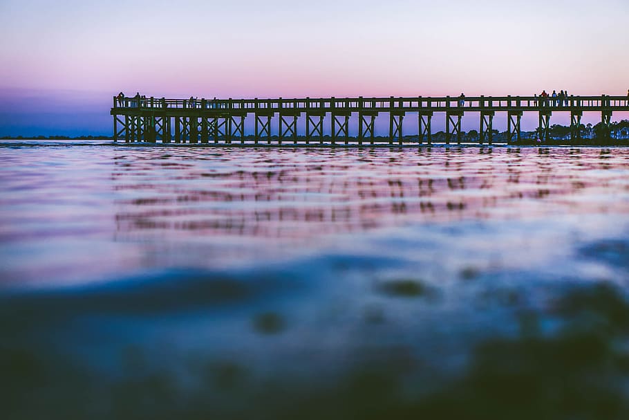 ponte dock, corpo, acqua, calma, bacino, corpo d'acqua, mare, spiaggia, molo, natura, tramonto, scena tranquilla, costa, nessuno, all'aperto, cielo, paesaggio, legno - materiale, estate, Paesaggi, vacanze, luce del sole, orizzonte sull'acqua, crepuscolo, ponte - struttura fatta dall'uomo, architettura, struttura costruita, connessione, ponte, scenics - natura, la tranquillità, bellezza nella natura, terra, destinazioni di viaggio, movimento, colonna architettonica, 2K