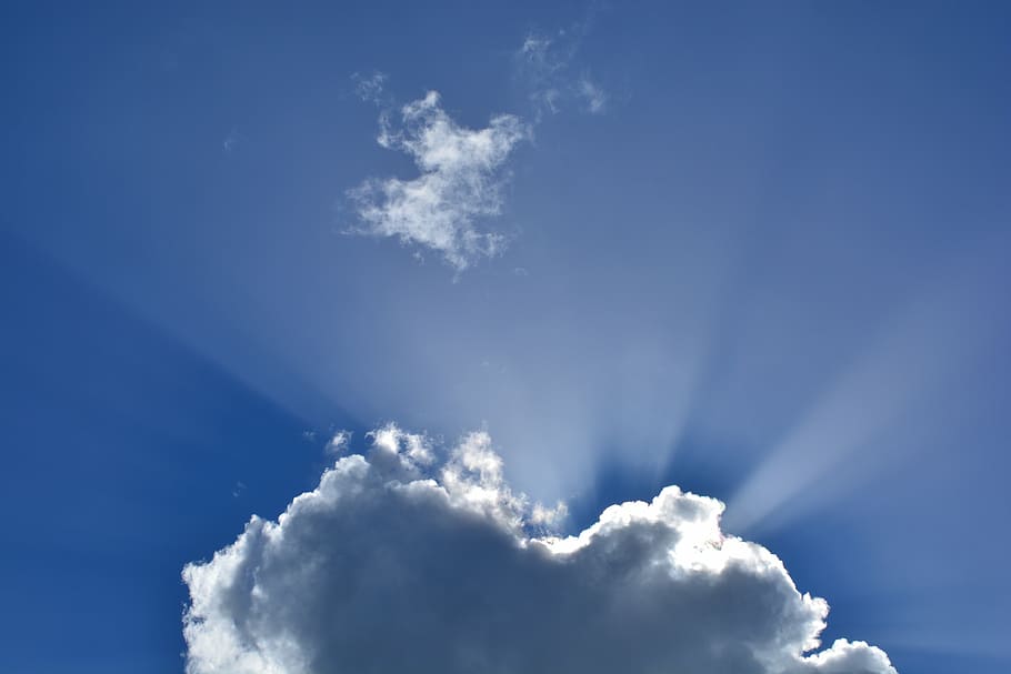 Weiß, Wolken, tagsüber, Natur, Wolken bilden sich, dunkle Wolken, Himmel, Blau, Himmel strahlt, wolke - himmel, Wolkengebilde, weiße Farbe, Tag, idyllisch, Umgebung, Hintergründe, Sonnenlicht, keine Leute, draußen, Atmosphäre, Religion, Wind, Meteorologie, Weichheit, abstrakte Hintergründe, 5K