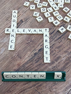 Publikum, relevant, Inhalt, Ziel, scrabble, Marketing, Fliesen, Holz, Korn, Text, Holz - Material, Kommunikation, westliche Schrift, Tabelle, Großbuchstabe, drinnen, Stillleben, Brief, Nummer, Alphabet, High Angle View, keine Leute, direkt darüber, Bauklotz, Nahansicht, Block, Maßband, große gruppe von gegenständen, 4K, CC0, gemeinfrei, lizenzfrei