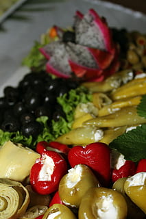 kold buffet, salat, buffet, mad, gourmet, grøntsag, aftensmad, plade, mad og drikke, sund kost, friskhed, velvære, indendørs, stilleben, peber, frugt, tæt på, ingen mennesker, rød, klar til at spise, paprika, tomat, gul, valg, rød paprika, Vegetarmad, hakket, 5K, CC0, offentligt domæne, royaltyfrie