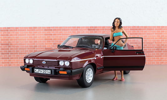 model de cotxe, ford, capri, capri, model, diorama, ford, capri, model, automàtic, oldtimer, joguines, cotxe esportiu, vell, vermell, esport de motor, vehicle, clàssic, ford capri, motor, campana, automoció, una persona, només dones, només adults, cotxe, adult jove, una sola dona, manera de transport, adult, dones, automòbil, longitud completa, dones joves, transport, moda, retrat, maó, mirant la càmera, assegut, de peu, cabell, dona guapa, pentinat, a l'aire lliure, esperant, 4K, CC0, domini públic, lliure de regalies