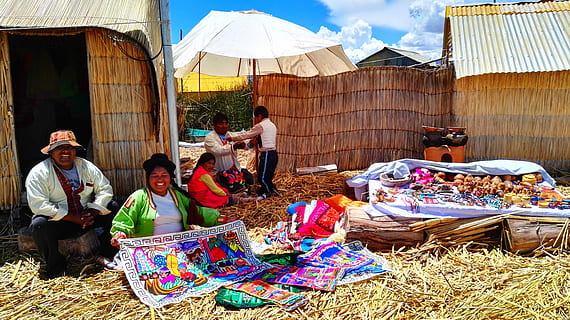 zanaatkarlar, rustik, Peru, açık havada, sadece yetişkinler, oturma, insanlar, yetişkin, gün, gerçek insanlar, bir grup insan, KADIN, Market, yaşam, mimari, erkekler, geleneksel giyim, satış, doğa, Giyim, pazar durak, seçim, 4K, CC0, kamu malı, telif ücretsiz