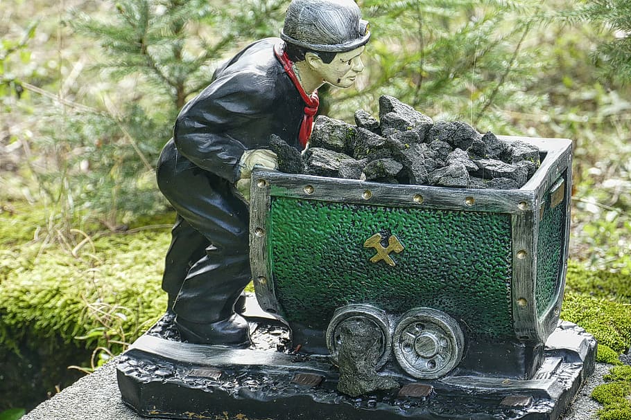 hornictví, bergmann, malý, lore, Ruda, unikátní, starý, den, rostlina, skutečných lidí, lidé, Příroda, venku, zaměřit se na popředí, zelená barva, muži, tráva, přistát, dospělý, životního stylu, růst, stojící, pole, lidské zastoupení, 5K