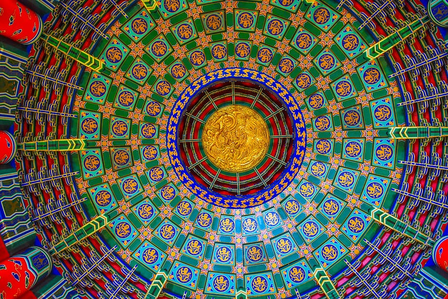 fotografia, multicolore, opera d'arte, tempio, astratto, soffitto, Cinese, colorato, Teatro, modello, in casa, fotogramma intero, sfondi, concentrico, nessuno, cupola, tecnologia, complessità, architettura, struttura costruita, cerchio, forma geometrica, direttamente sotto, costruzione, Inquadratura dal basso, design, forma, credenza, religione, ornato, motivo floreale, 5K