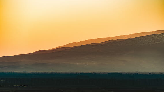 foto, Serra, fotografia de paisatge, muntanya, capa, capes de paisatge, horitzó, paisatge, cel del capvespre, sunscape, terra, tarda, naturalesa, arbre, scape, llum, taronja, sol, cel, bellesa a la natura, escenics - natura, tranquil·litat, medi ambient, posta de sol, escena tranquil·la, color taronja, cap gent, boira, silueta, cel dramàtic, idíl·lic, escena no urbana, núvol - cel, a l'aire lliure, cel romàntic, 5K, CC0, domini públic, lliure de regalies