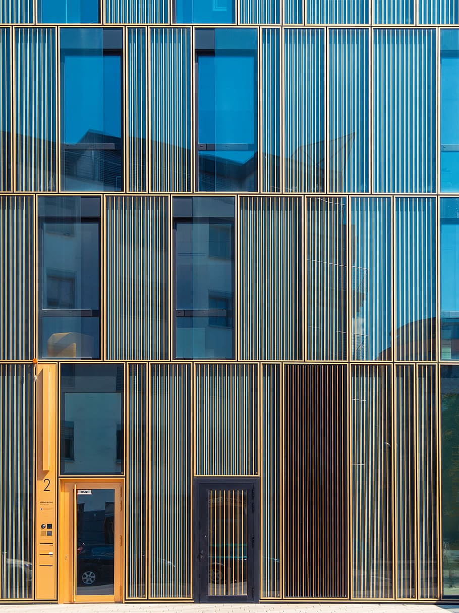edificio in vetro blu, costruzione di cortine di vetro, costruzione, finestra, facciata, moderno, architettura, struttura costruita, esterno dell'edificio, nessuno, fotogramma intero, modello, giorno, metallo, all'aperto, blu, caratteristica della parete, sfondi, vetro - materiale, a strisce, città, riflessione, ufficio, design, 4K