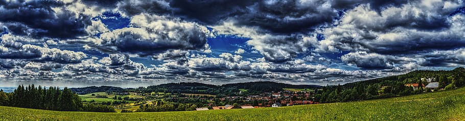 paisatge, cel, núvols, camp, agricultura, baviera, la llum del dia, dramàtica, granja, turó, muntanyós, prat, a l'aire lliure, panoràmica, escènic, medi ambient, núvol - cel, escenics - natura, planta, herba, terra, naturalesa, muntanya, bellesa a la natura, cap gent, arquitectura, arbre, plana, edifici, color verd, escena rural, 8K