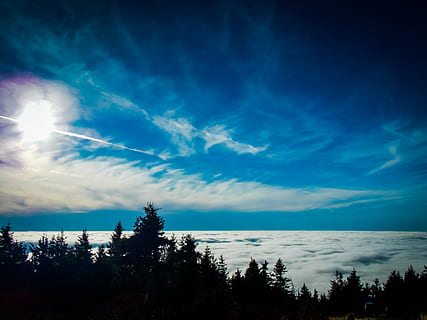 inversion, Klínovec, skyer, sol, natur, baggrund, himmel, træ, skønhed i naturen, sky - himmel, ro, rolig scene, scenics - natur, plante, blå, vand, ingen mennesker, ikke-urbane scene, dag, idyllisk, udendørs, silhuet, sollys, vækst, dampspor, 4K, CC0, offentligt domæne, royaltyfrie