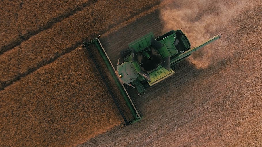 verd, equipament agrícola, marró, camp, aèria, fotografia, recol·lector, tractor, combinar, collita, màquina, granja, equipament, pols, blat, cultius, prada, dji, drone, regina, saskatchewan, canola, vista d’angle alt, maquinària agrícola, maquinària, agricultura, transport, terra, naturalesa, escena rural, paisatge, vista aèria, recol·lectora, cultiu, dia, vehicle terrestre, medi ambient, creixement, a l'aire lliure, 4K