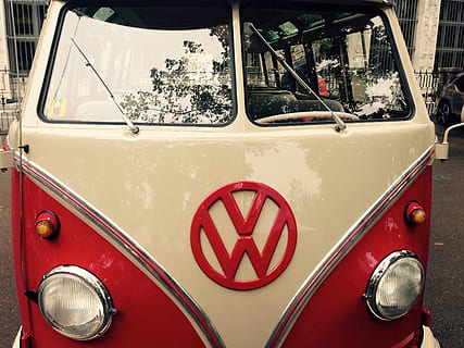 vw, bus, oldtimer, volkswagen, camping bus, autocamper, auto, transportform, land køretøj, transportmidler, dag, bil, rød, motor køretøj, retro stylet, ingen mennesker, glas - materiale, offentlig transport, udendørs, by, tæt på, gennemsigtig, arkitektur, fokus på forgrunden, meddelelse, skolebus, 2K, CC0, offentligt domæne, royaltyfrie
