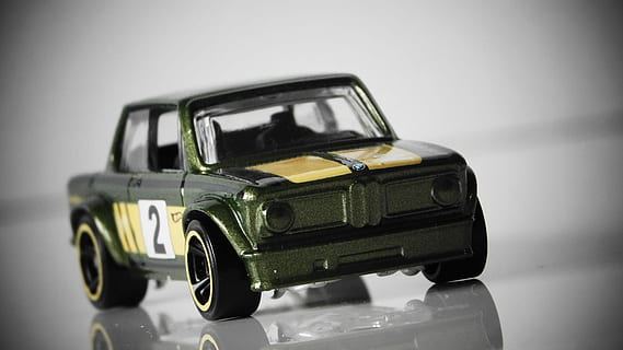 auto, model-, bmw 2002, BMW, 2002, 2-deurs coupe, sportwagen, 70s auto, gegoten, schaalmodel, wielen, studio opname, grijze achtergrond, vervoer, gekleurde achtergrond, witte achtergrond, motorvoertuig, wijze van transport, binnenshuis, speelgoedauto, retro gestileerd, geen mensen, detailopname, speelgoed-, zwarte kleur, enkel object, landvoertuig, grijs, focus op de voorgrond, selectieve aandacht, klein, 4K, CC0, publiek domein, royaltyvrij