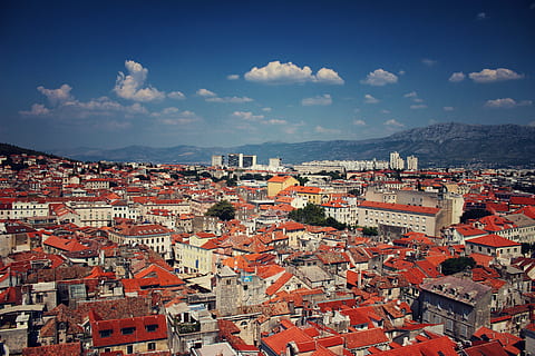 Diviso, Croazia, tetti, paesaggio urbano, architettura, Europa, città, vecchio, cittadina, colorato, cielo, panorama, panoramico, esterno dell'edificio, struttura costruita, costruzione, tetto, quartiere residenziale, nuvola - cielo, vista dall'alto, affollato, Casa, folla, natura, destinazioni di viaggio, vita di città, all'aperto, tegola, 5K, CC0, dominio pubblico, privo di copyright