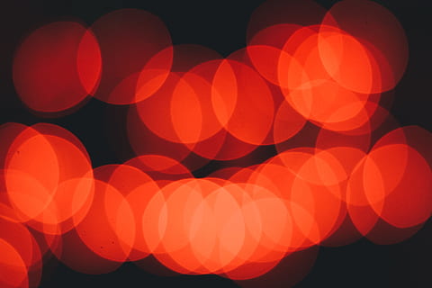 bokeh fotografering, fläck, bokeh, cirklar, färger, mörk, defocused, grafisk design, upplyst, lampor, mönster, röd, runda, runda av, form, natt, ljusutrustning, inget folk, ljus - naturligt fenomen, abstrakt, skylt, svart bakgrund, kommunikation, bakgrunder, ljus, lysande, rörelse, närbild, fick syn på, cirkel, neon, nattliv, 5K, CC0, offentligt domän, royaltyfria