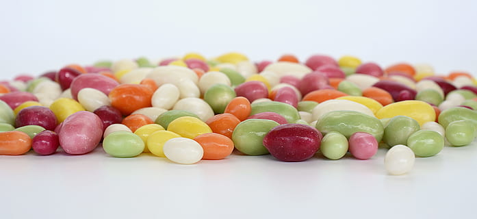 assorterte farge gelébønner, påskeegg, sukker egg, påske, sukkertøy, mat, sukker, nydelig, søt, knaske, fargerik, kalorier, usunn, god påske, små egg, farge, påske tema, munter, eggformet, påske feiring, påskehilsener, spise, Overskrift, banner, hodebilde, tradisjon, tradisjonelt, tilpasset, vår, multi farget, mat og Drikke, søt mat, stor gruppe gjenstander, variasjon, studio skudd, valg, friskhet, ingen folk, overbærenhet, fristelse, innendørs, usunn mat, hvit bakgrunn, overflod, nærbilde, selektiv fokusering, godteri hjerte, matbit, 5K, CC0, offentlig domene, opphavsrett gratis