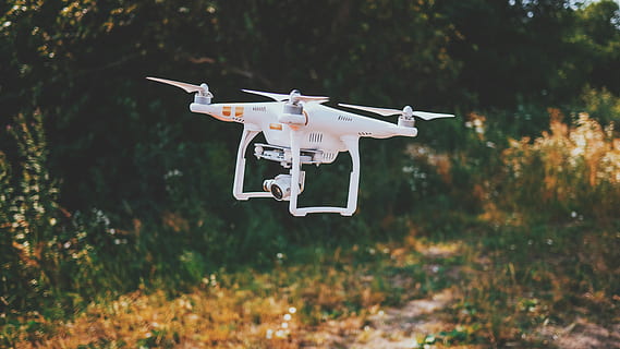 valkoinen, surina, lentäminen, ulko-, päivä-, Dji, kummitus, 3 drone, gras, lentää, lento, gm1, LUMIX, kesä, keltainen, vihreä, ammattilainen, tekniikka, ilmassa, ei ihmisiä, kamera - valokuvauslaitteet, ilma-alus, valokuvauksen teemat, luonto, valvonta, päivä, liike, kuljetustapa, kuljetus, medialaitteet, keskittyä etualalle, langaton tekniikka, puu, ulkona, futuristinen, 4K, CC0, public domain, rojaltivapaa