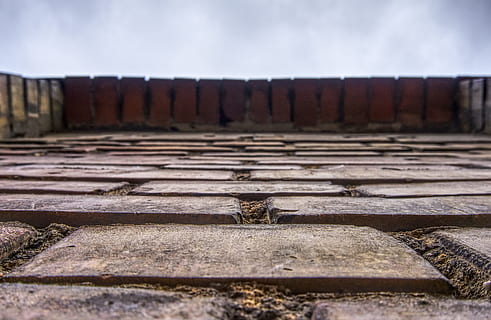 Wand, Mauerwerk, Himmel, Wolken, hdr, Hoher dynamischer Bereich, Kontrast, alt, Industriegebäude, Fabrikgebäude, keine Leute, Natur, wolke - himmel, Tag, die Architektur, Land, draußen, Holz - Material, Muster, Geschichte, Ruhe, Treppe, gebaute Struktur, texturiert, Fokus auf den Vordergrund, in einer Reihe, solide, Gebäudehülle, die Vergangenheit, 5K, CC0, gemeinfrei, lizenzfrei