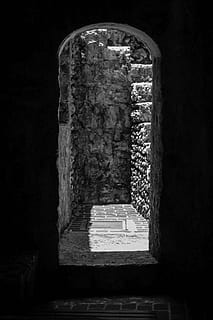 architettura, rustico, pietra, vecchio, castello, porte, storia, il passato, struttura costruita, arco, nessuno, costruzione, antico, vecchia rovina, giorno, in casa, materiale lapideo, natura, caratteristica della parete, luogo di culto, finestra, antica civiltà, destinazioni di viaggio, buio, muro di pietra, colonna architettonica, 1080P, CC0, dominio pubblico, privo di copyright