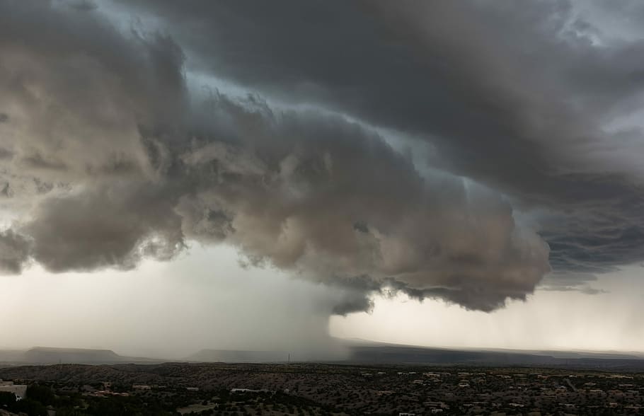 vue de la tornade, des nuages ​​cumulus, pluie, mousson, il pleut, orage, nuage d'orage, des nuages ​​orageux, Météo, des nuages, rideau, champ, plaine, appartement, pluie de désert, pluie torrentielle, nuage - ciel, environnement, pouvoir dans la nature, beauté dans la nature, ciel, Puissance, panneau d'avertissement, ciel dramatique, la nature, signe, catastrophe naturelle, personne, paysage, la communication, risque, paysages - nature, en plein air, de mauvais augure, conditions météorologiques extrêmes, tornade, la pollution, 4K