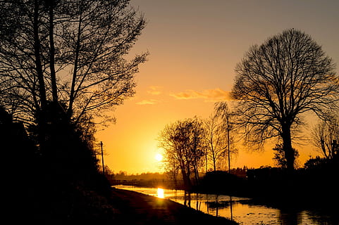 tramonto, fiume, sera, nuvole, cielo serale, paesaggio, orizzonte, romantico, albero, silhouette, Paesaggi, riflessione, colore arancione, cielo, pianta, acqua, scenics - natura, scena tranquilla, bellezza nella natura, natura, la tranquillità, nessuno, lago, albero nudo, idilliaco, sole, scena non urbana, all'aperto, 5K, CC0, dominio pubblico, privo di copyright