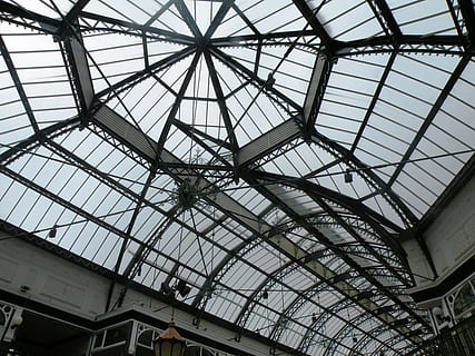 sostre, vidre, estructures, patrons, modern, interior, corb, arquitectura, arquitectònic, dissenys, brillant, espaiós, vista d’angle baix, estructura construïda, a l'interior, claraboia, cap gent, dia, patró, metall, vidre - material, cel, característica arquitectònica, transparent, llum solar, estació de ferrocarril, indústria, naturalesa, biga del sostre, arquitectura i art, viga, estació, 720P, CC0, domini públic, lliure de regalies