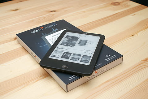 black, vision, 2, reader, box, E-Book, E-Reader, Tolino, Vision2, tolino vision2, e-paper, ebook, e-ink, book, technology, wireless technology, communication, electronics industry, indoors, no people, table, portable information device, connection, wood - material, smart phone, high angle view, wood, close-up, screen, device screen, still life, digital tablet, day, text, electrical equipment, 4K, CC0, public domain, royalty free