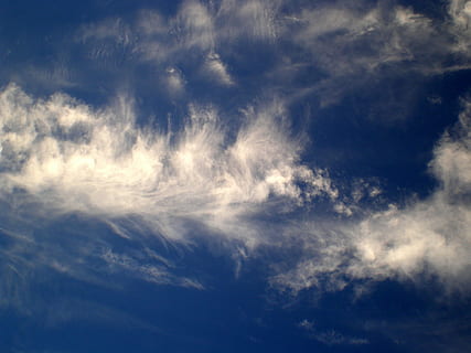 awan, putih, langit, biru, suasana, cloudscape, terang, hari, tinggi, ketinggian, sinar matahari, halus, berawan, udara, di luar rumah, alam, cuaca, awan - langit, latar belakang, mendung, musim panas, pemandangan, iklim, keindahan di alam, langit yang dramatis, scenics - alam, lingkungan Hidup, angin, badai, langit murung, tidak ada orang, meteorologi, gelap, matahari, ringan, 2K, CC0, domain publik, bebas royalti