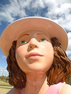 cara, visió, plàstic, primer pla, mirant, retrat, concepte, macro, mira, resum, tirada al cap, només dones, una sola dona, cel, núvol - cel, representació humana, representació, dia, vista frontal, persones reals, naturalesa, dones, semblança femenina, llum solar, una persona, vista d’angle baix, a l'aire lliure, femelles, estils de vida, activitat d'oci, rostre humà, 4K, CC0, domini públic, lliure de regalies