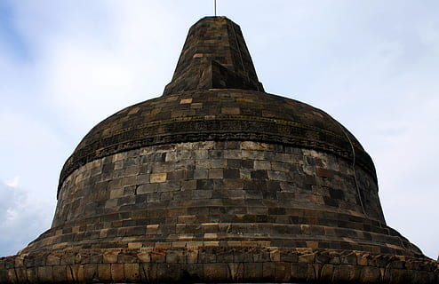 stupa, candi, magelang, java, candi borobudur, indonèsia, temple budista, religió, jawa tengah, històric, referència, arquitectura, temple, estàtua, budisme, lloc famós, cultures, antic, construcció de temples, asia, espiritualitat, pagoda, Buda, destinacions de viatge, història, vista d’angle baix, exterior de l'edifici, dia, estructura construïda, cel, el passat, cap gent, naturalesa, maó, edifici, núvol - cel, a l'aire lliure, torre, viatjar, vell, turisme, paret, civilització antiga, lloc de culte, història antiga, 2K, CC0, domini públic, lliure de regalies