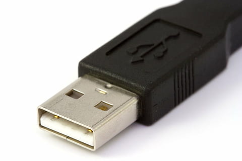 negro, cable USB, blanco, superficie, universal, de serie, autobús, USB, cable, dirigir, computadora, conexión, separar, negocio, equipo de computadora, tecnología, solo objeto, datos, comunicación, Fondo blanco, foto de estudio, financiar, tecnología inalámbrica, gente, parte de la computadora, de cerca, electricidad, llave, adentro, equipo eléctrico, 720P, CC0, dominio público, libre de derechos