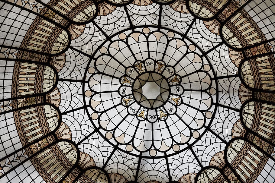 model, abstract, structura, artă, geometric, fundal de ecran, formă, retro, sticlă, ornament, arhitectură, fundal, construită, tavan, în interior, nici o persoana, dom, vedere unghiulară joasă, cerc, proiecta, geometrică, artă și sculptură, caracteristică arhitecturală, imediat mai jos, zi, cadru complet, destinații de călătorie, cupolă, istorie, lucarnă, arhitectură și artă, bogat ornamentat, concentric, 4K