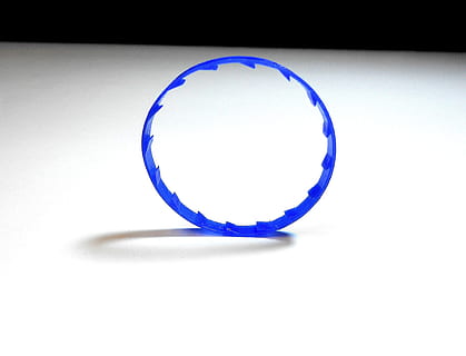squillare, cerchio, il giro, linguetta, latte, blu, ombra, geometrico, rotolo, nessuno, girato in studio, assistenza sanitaria e medicina, avvicinamento, sfondo bianco, esperimento scientifico, forma geometrica, forma, in casa, singolo oggetto, natura morta, lente d'ingrandimento, carta, design, copia spazio, trasparente, ritagliare, arte e artigianato, Colore bianco, 4K, CC0, dominio pubblico, privo di copyright