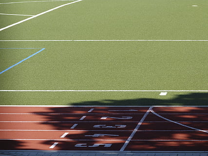 spor, feltfotografering, slagg, start, stadion, skynde, sport, start, stadion, løp, mållinjen, grønn farge, ingen folk, spillefelt, fotballbane, konkurranse, løpebane, Nummer, sløret bevegelse, Friidrett, høy vinkel visning, utendørs, fravær, konkurransedyktig sport, delelinje, domstol, enkel linje, bevegelse, dag, nærbilde, hastighet, hage linje - sport, 4K, CC0, offentlig domene, opphavsrett gratis