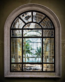 arc, marró, vidre de vidre, clar, finestra de vidre, negre, Estructura d'acer, mostrant, verd, arbres, durant el dia, finestra, marc, pedra, edifici, vidre - material, transparent, a l'interior, arquitectura, cap gent, dia, estructura construïda, reflexió, vidre, arbre, naturalesa, forma, forma geomètrica, paret, disseny, marc de finestra, 8K, CC0, domini públic, lliure de regalies