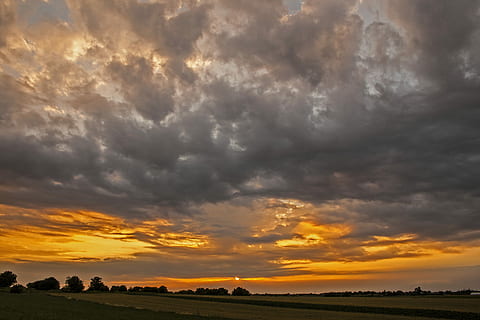 solnedgang, Sky, sol, brann, skumring, himmel, sol, Brann, sky - himmel, scenics, natur, skjønnhet i naturen, landskap, naturskjønnhet - natur, rolig scene, ro, miljø, oransje farge, dramatisk himmel, storm, ingen folk, land, vann, ikke-urbane scene, horisont, silhouette, utendørs, 4K, CC0, offentlig domene, opphavsrett gratis
