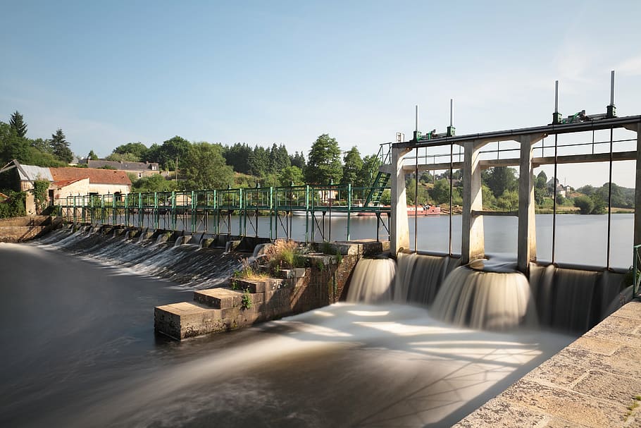 bloqueig, riu, canal, naturalesa, aigua, arquitectura, cel, arbre, estructura construïda, llum solar, planta, dia, cap gent, moviment, presa, connexió, pont, energia hidroelèctrica, pont - estructura feta per l'home, cel clar, Font, a l'aire lliure, aigua que flueix, que flueix, 5K